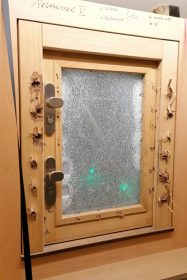 Sicherheitstüren aus Holz